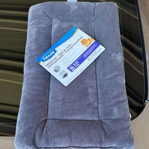 Petmate Soft Gray Pet Kennel Mat
